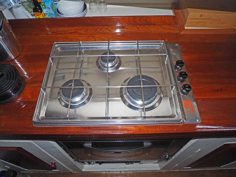 Aft cabin, Accommodation